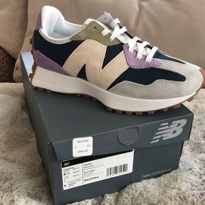 NEW BALANCE 327  INDIGO AmETHYST NWT/BOX  BLUE PURPLE LOVE THESE! ONE LEFT SZ 9